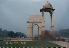 india97 delhi2 gate.JPG (35750 oCg)